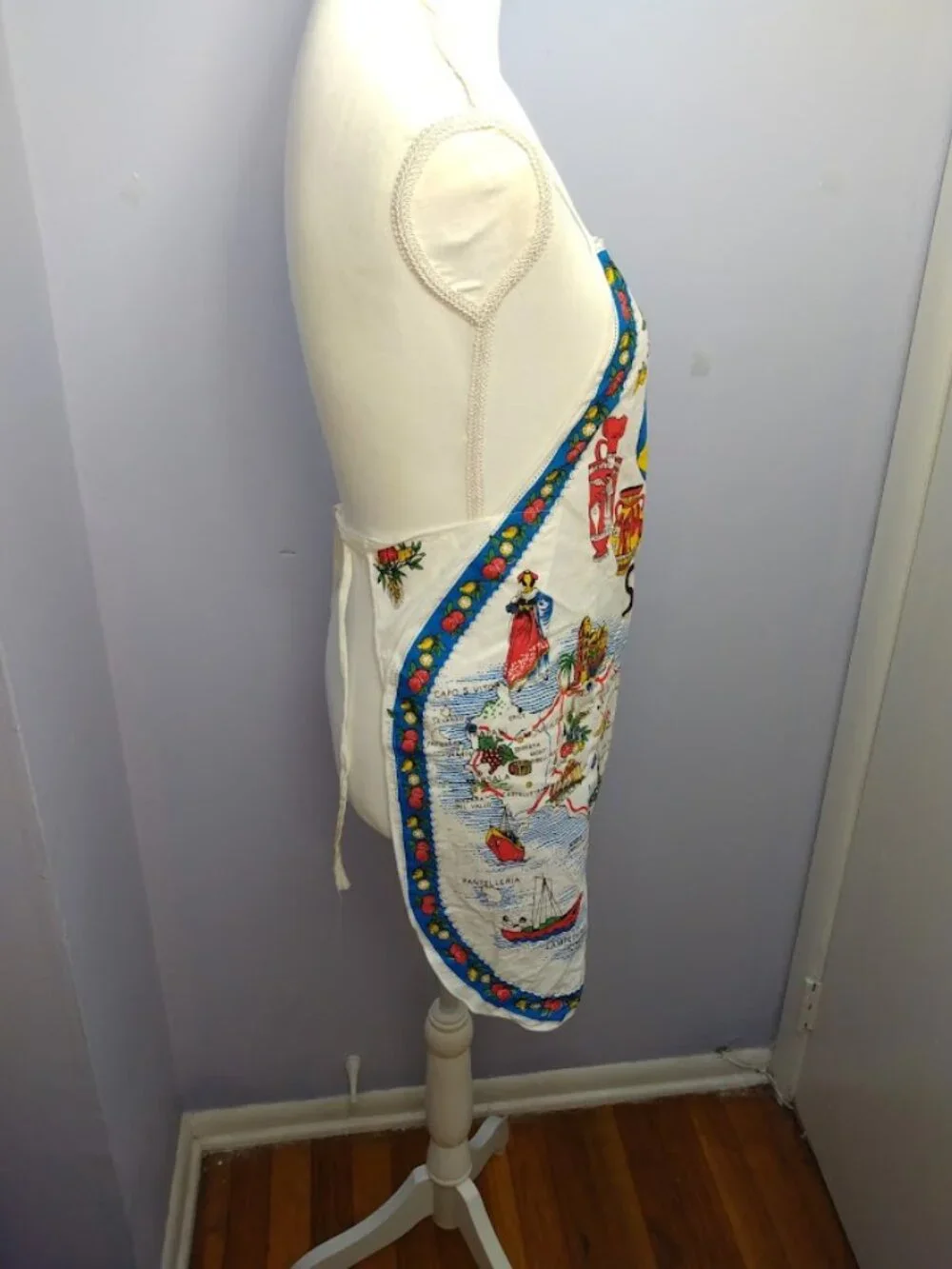 Vintage Kitchen Souvenir Apron Sicily Italian Map Folk Art Colorful Cotton